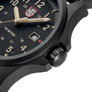 Atacama Field, 43 mm, Urban Adventure - 1970.SET, Detail view with focus on the bezel and crown