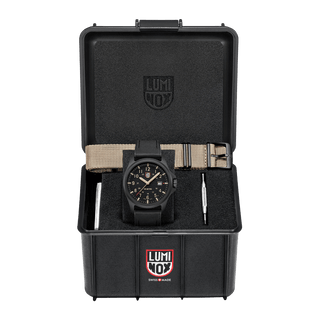Atacama Field, 43 mm, Urban Adventure - 1970.SET, Set with additional strap and strap changing tool