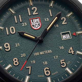 Atacama Field, 43 mm, Urban Adventure - 1977, Detail view of the watch dial