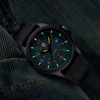 Atacama Field, 43 mm, Urban Adventure - 1977, UV Shot with green and orange light tubes
