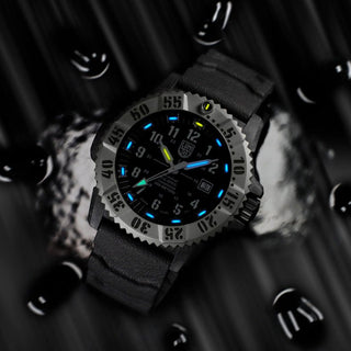 MIL-SPEC inspired, 46 mm, Military Watch - 3351.1.SET, UV Shot with green and orange light tubes