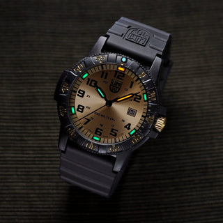 Leatherback SEA Turtle Giant, 44mm, Outdoor watch - 0325, UV Shot with green and orange light tubes