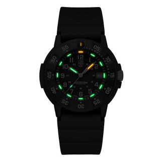 Original Navy SEAL, 43 mm, Dive Watch - 3013.EVO.S	, Night view with green and orange light tubes