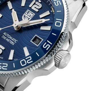 Pacific Diver Automatic, Midnight Mariner, 42 mm, Diver Watch - 3104	, Detail view with focus on the bezel and crown