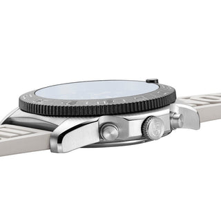 Pacific Diver Chronograph, 44 mm, Diver Watch - 3141, , Side view with crown and Nitrile Rubber strap