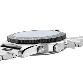 Pacific Diver Chronograph, 44 mm, Diver Watch - 3144, Side view with crown and Nitrile Rubber strap