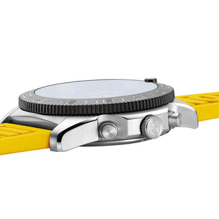 Pacific Diver Chronograph, 44 mm, Diver Watch - 3145, Side view with crown and Nitrile Rubber strap