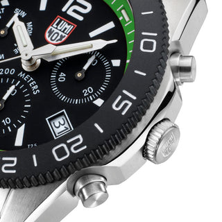 Pacific Diver Chronograph, 44 mm, Diver Watch - 3157.NF, Detail view with focus on the diving bezel and screw in crown