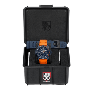Navy SEAL Foundation Back To The Blue, 45 mm, Military Dive Watch - XS.3253.CBNSF.SET	Set with additional strap and strap changing tool
