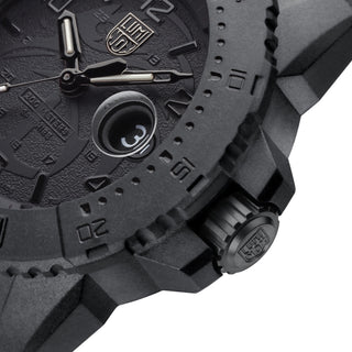 Navy Seal Foundation, 45 mm, Military Dive Watch	, Detail view with focus on the bezel and crown