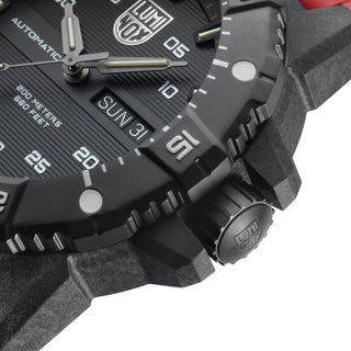 Master Carbon SEAL Automatic, 45 mm, Military Dive Watch - 3875,  Detail view with focus on the diving bezel and screw in crown