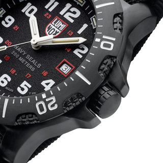 Navy SEAL, 45 mm, Dive Watch - 4231.SET	,Detail view with focus on the bezel and crown